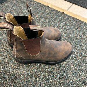 Blundstones